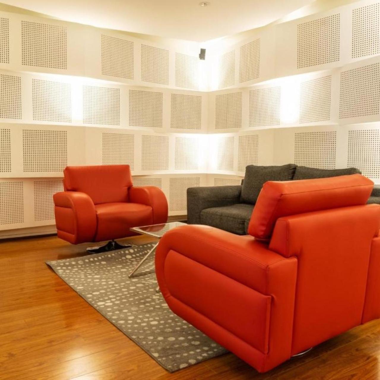 Quo Quality Hotel Манисалес Екстериор снимка A room with sound absorbing wall panels