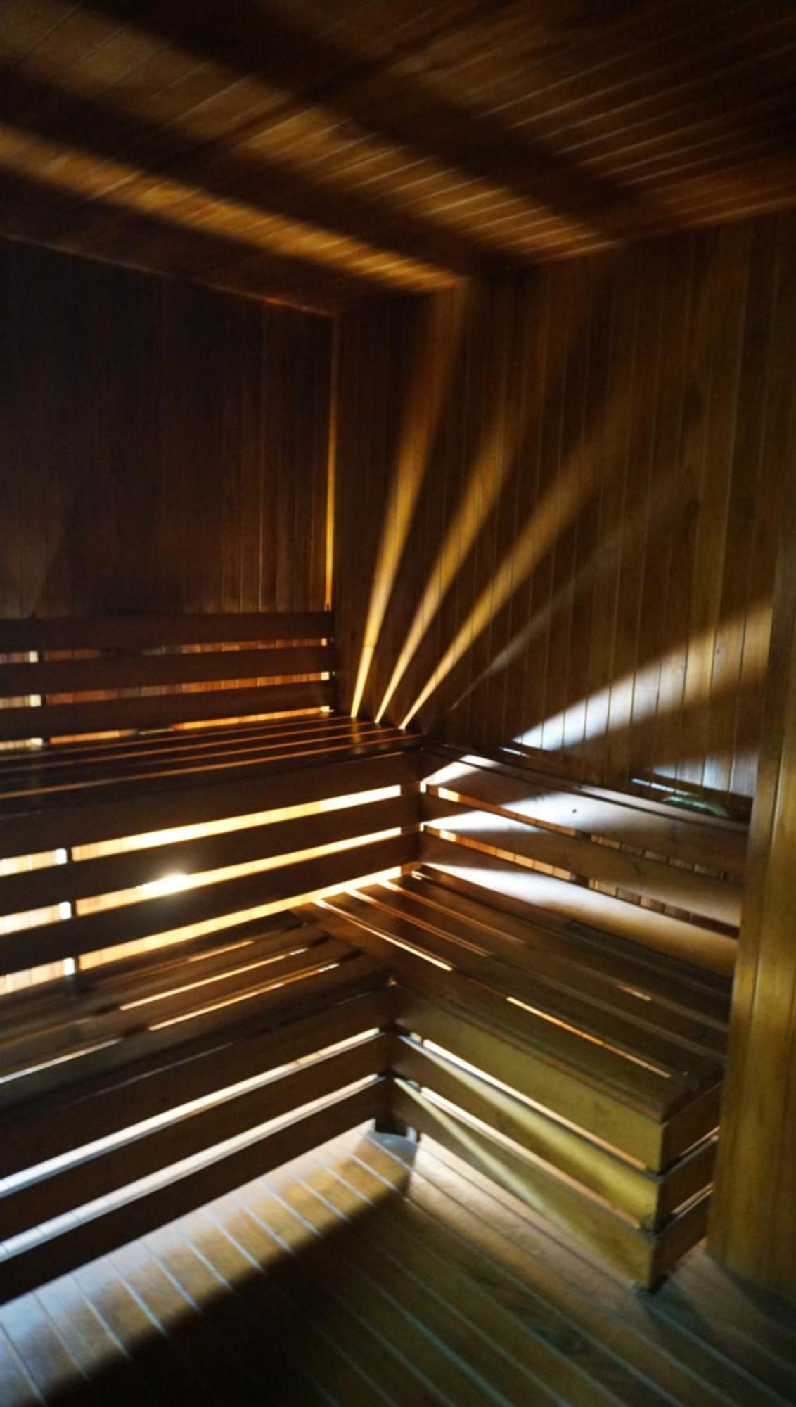 Quo Quality Hotel Манисалес Екстериор снимка The interior of a Finnish sauna