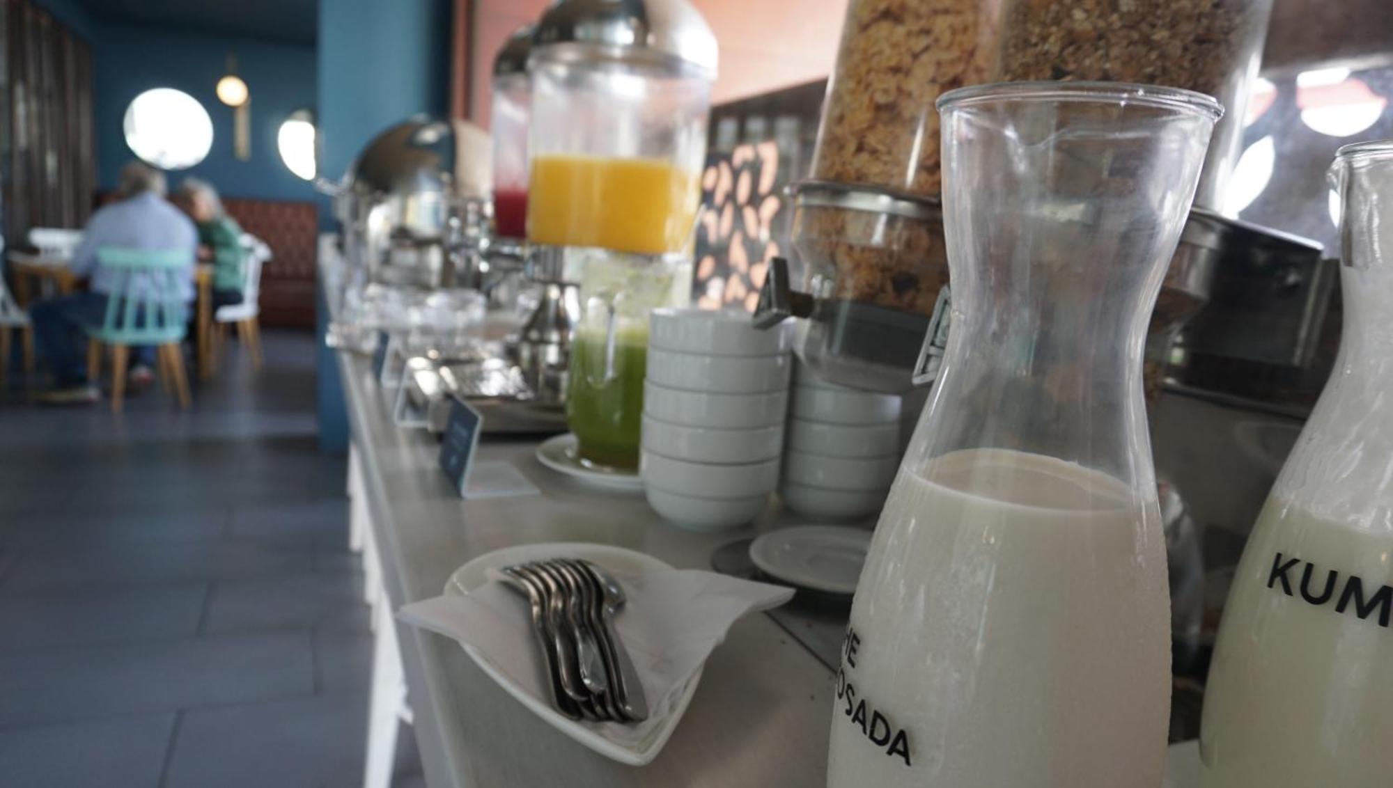 Quo Quality Hotel Манисалес Екстериор снимка A carafe of raki