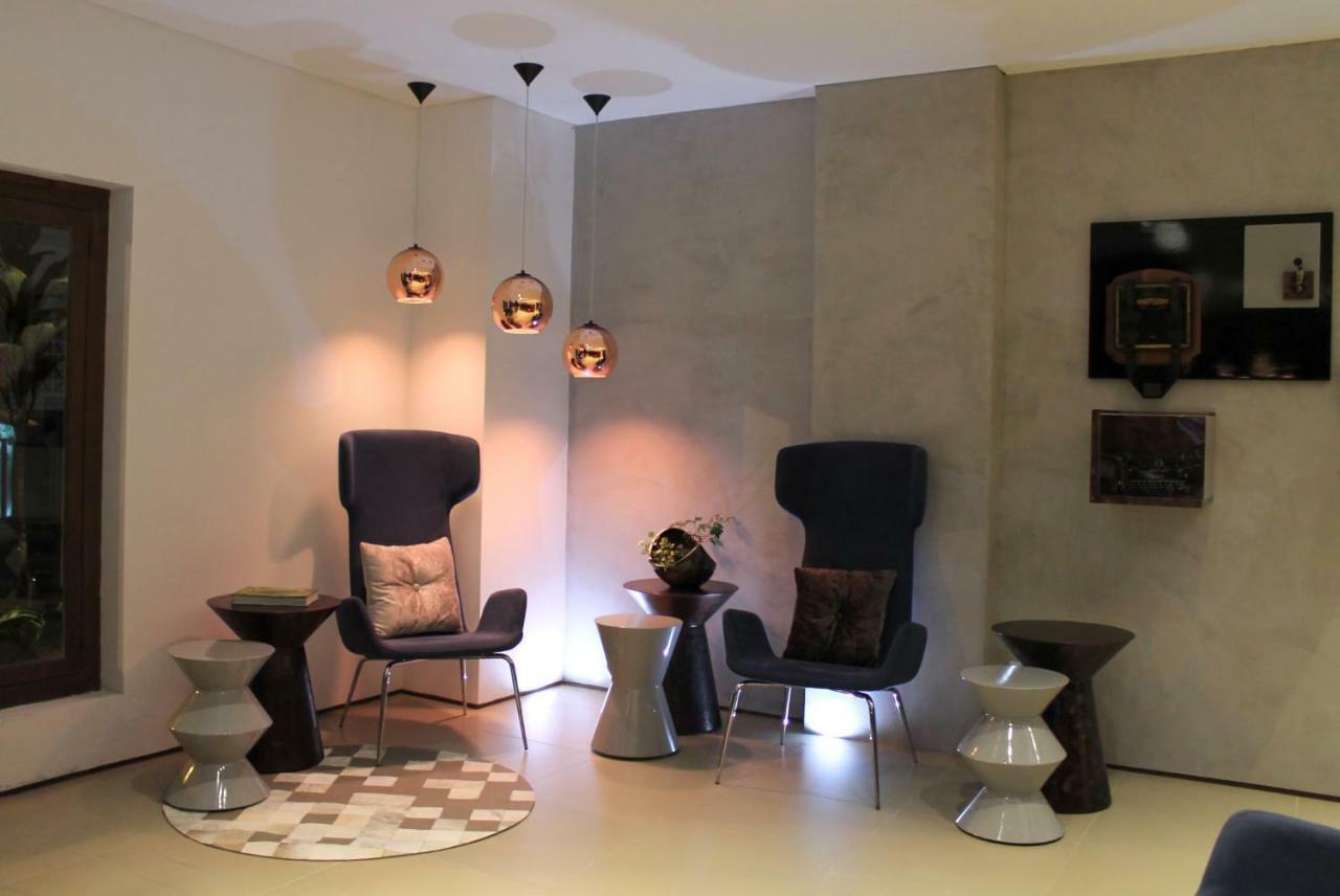 Quo Quality Hotel Манисалес Екстериор снимка Interior of the showroom